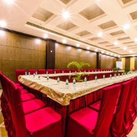 Hotel Atithi Gauháti Kültér fotó