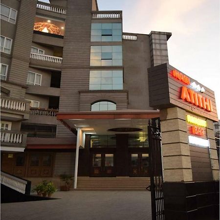 Hotel Atithi Gauháti Kültér fotó