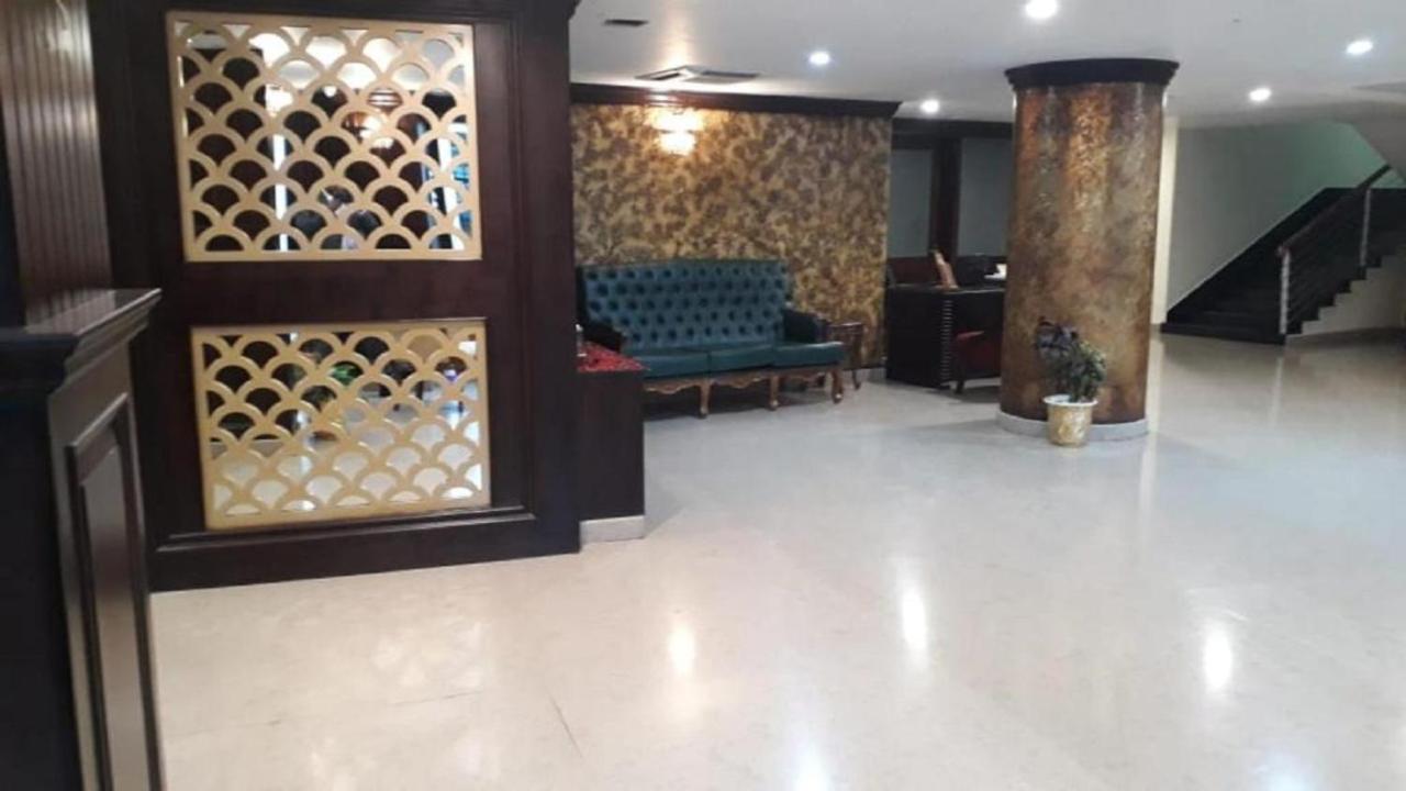 Hotel Atithi Gauháti Kültér fotó