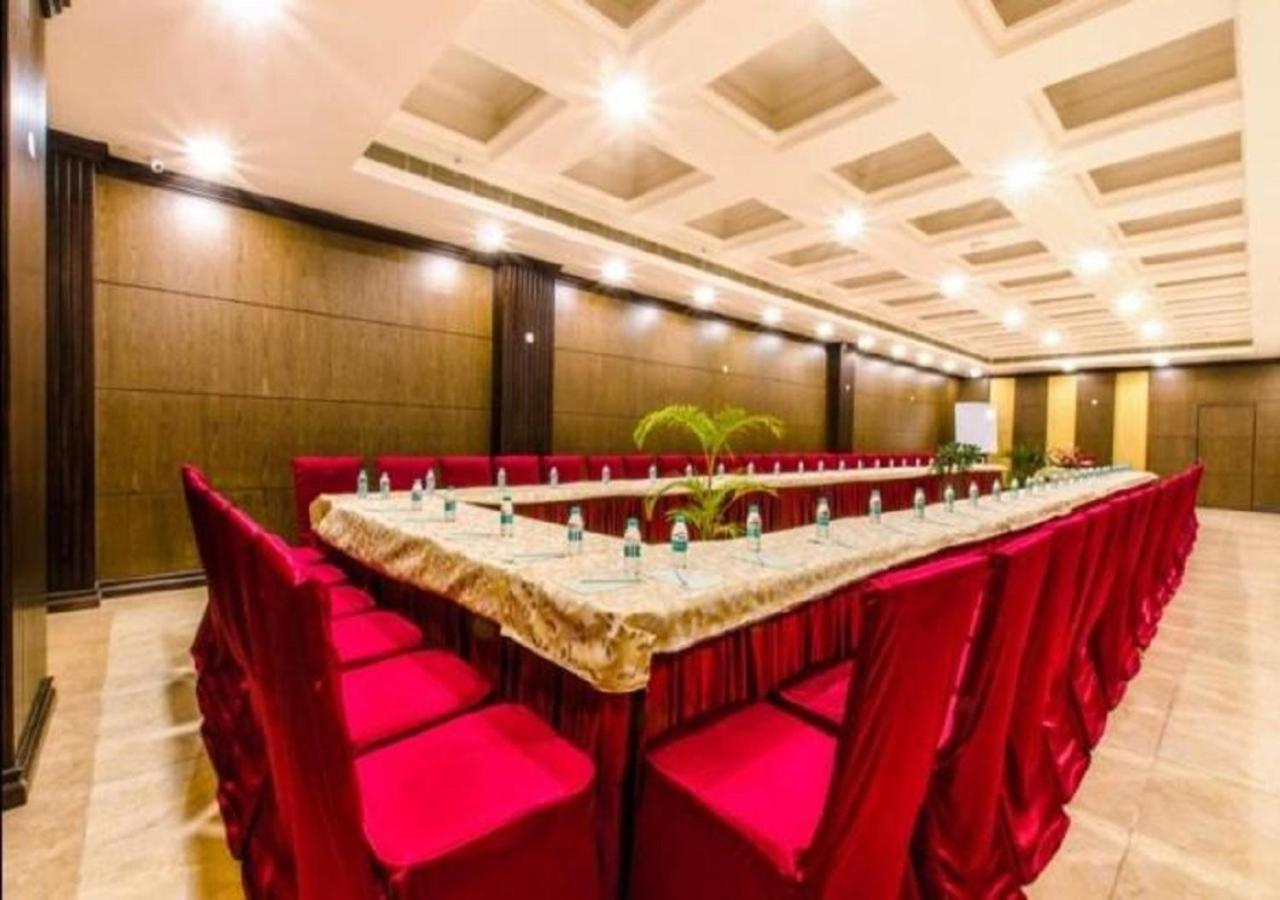 Hotel Atithi Gauháti Kültér fotó