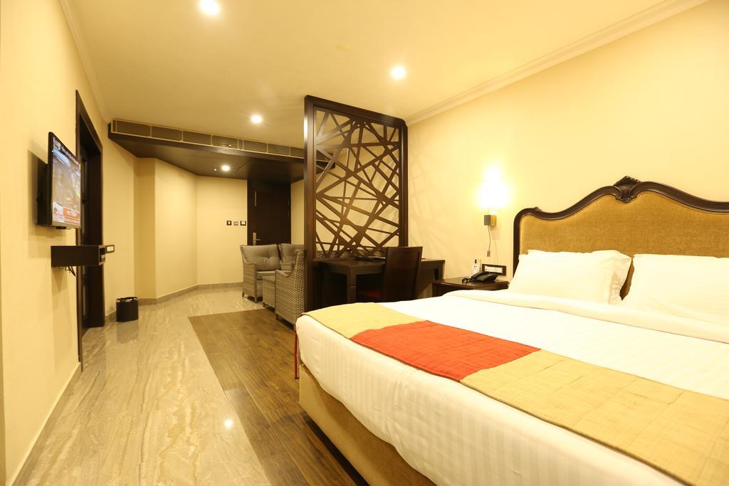 Hotel Atithi Gauháti Kültér fotó