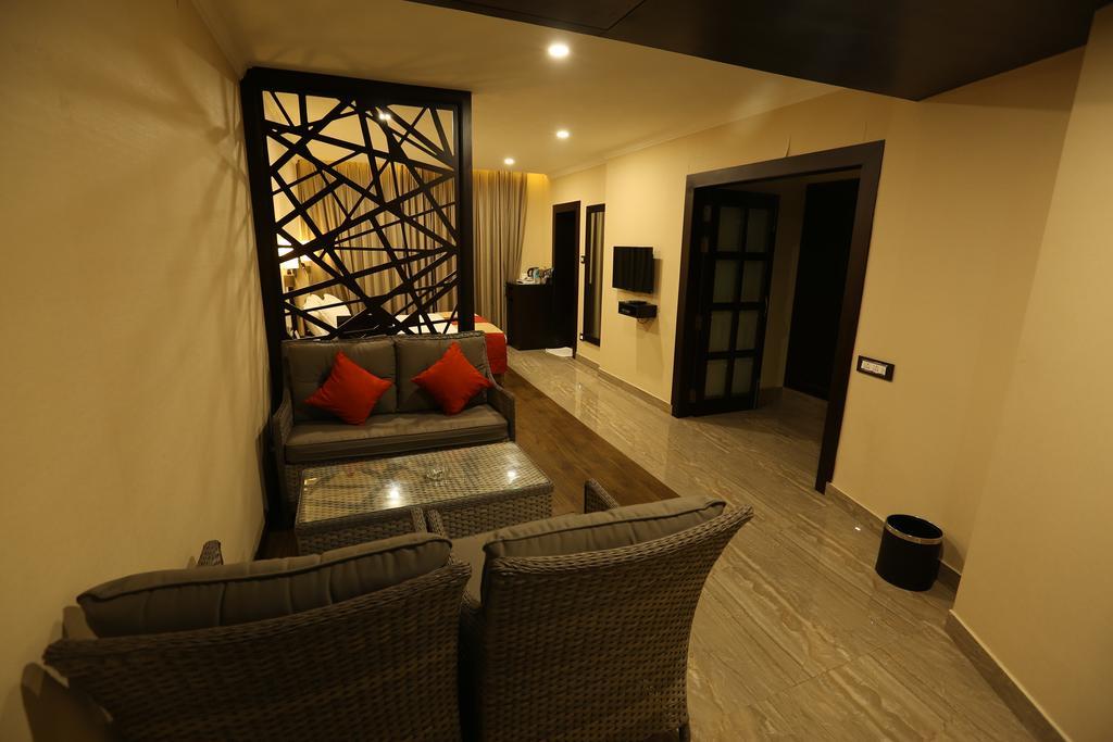 Hotel Atithi Gauháti Kültér fotó