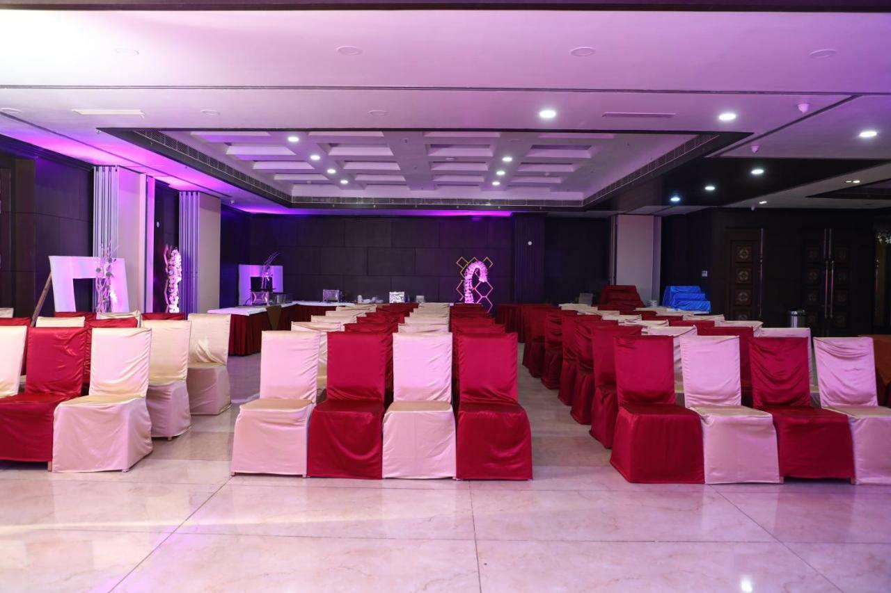 Hotel Atithi Gauháti Kültér fotó