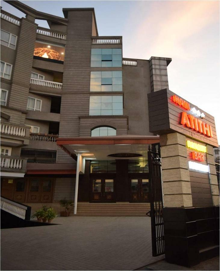Hotel Atithi Gauháti Kültér fotó